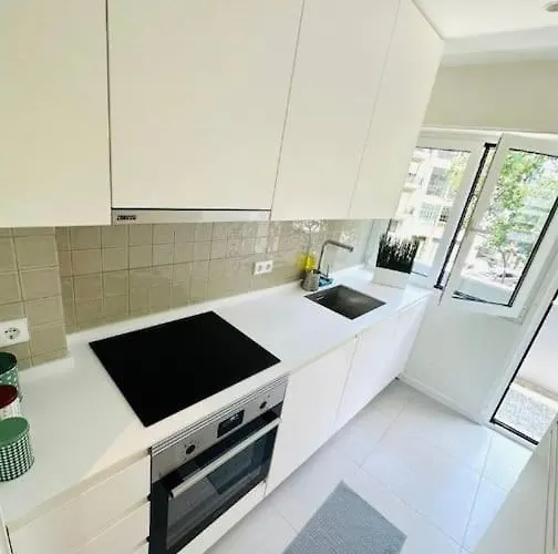 Crespo Flat Next To Avenida Liberdade Location Апартаменты Лиссабон